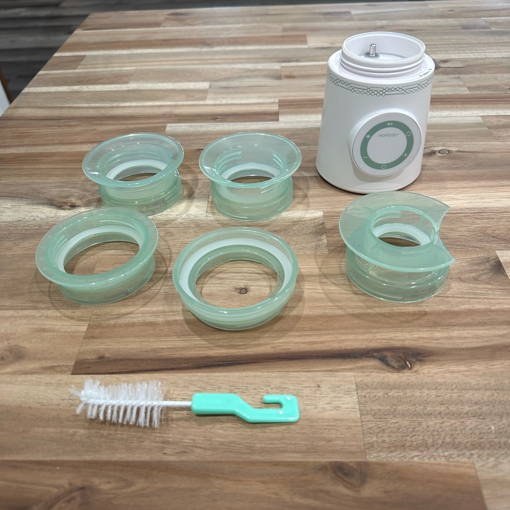 Momcozy portable bottle warmer